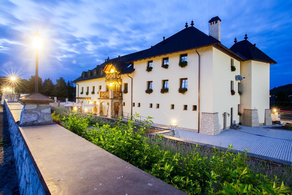Hunting Chateau Krupina Exterior photo