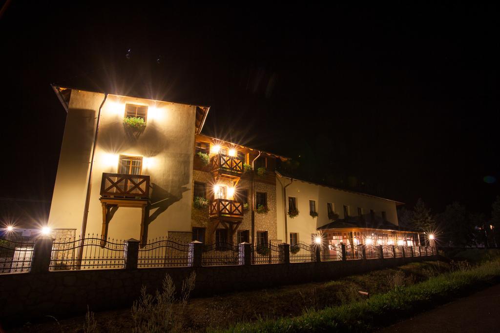 Hunting Chateau Krupina Exterior photo