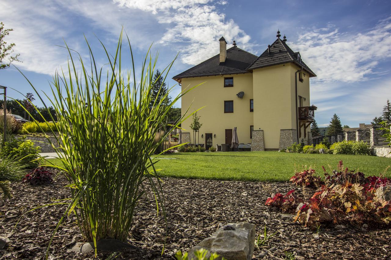Hunting Chateau Krupina Exterior photo